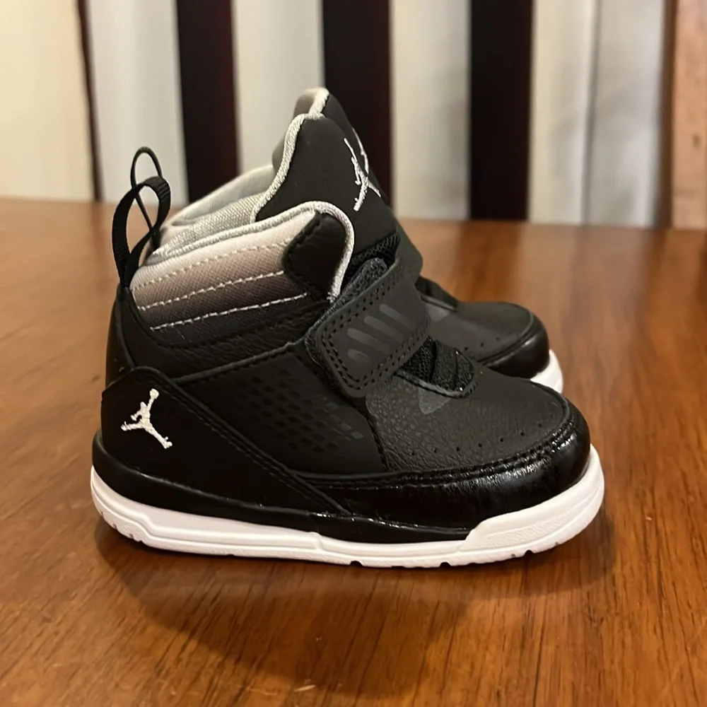 MISMATCHED Nike Jordan 97 BT Shoes Sneakers Left Size 5C Right Size 4C toddlers